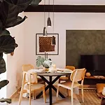 Hemba - 3 Bedroom And Balcony In Gracia