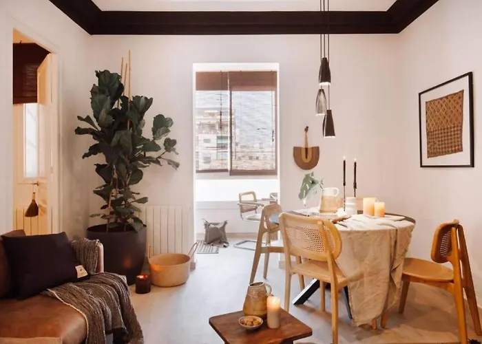 Hemba - 3 Bedroom And Balcony In Gracia