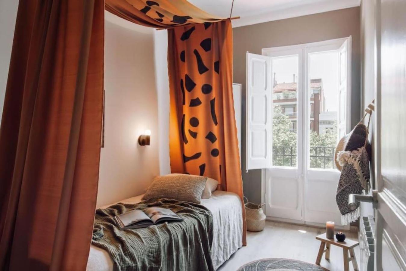 Hemba - 3 Bedroom And Balcony In Gracia Apartment Barcelona